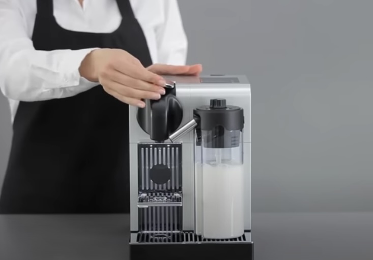 Nespresso Lattissima Pro by DeLonghi